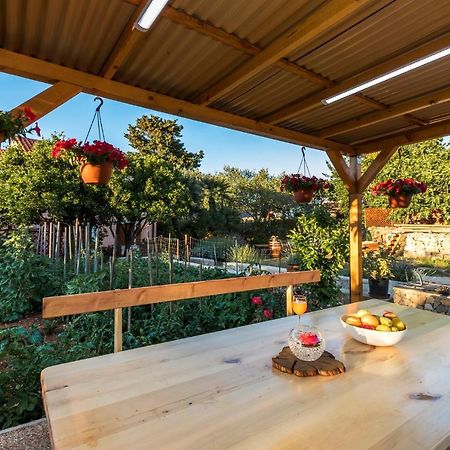 Vacation House Orange Veli Losinj Luaran gambar