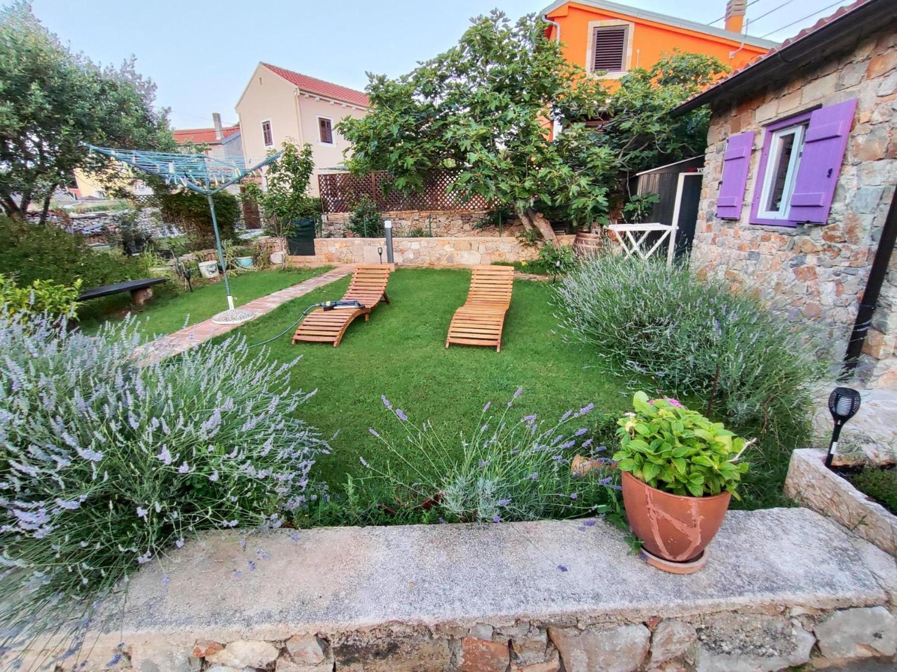 Vacation House Orange Veli Losinj Luaran gambar