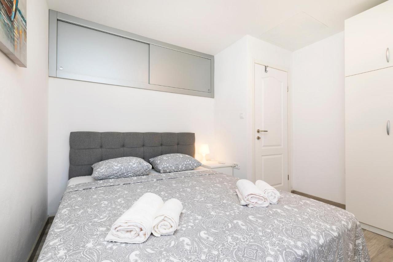 Vacation House Orange Veli Losinj Luaran gambar