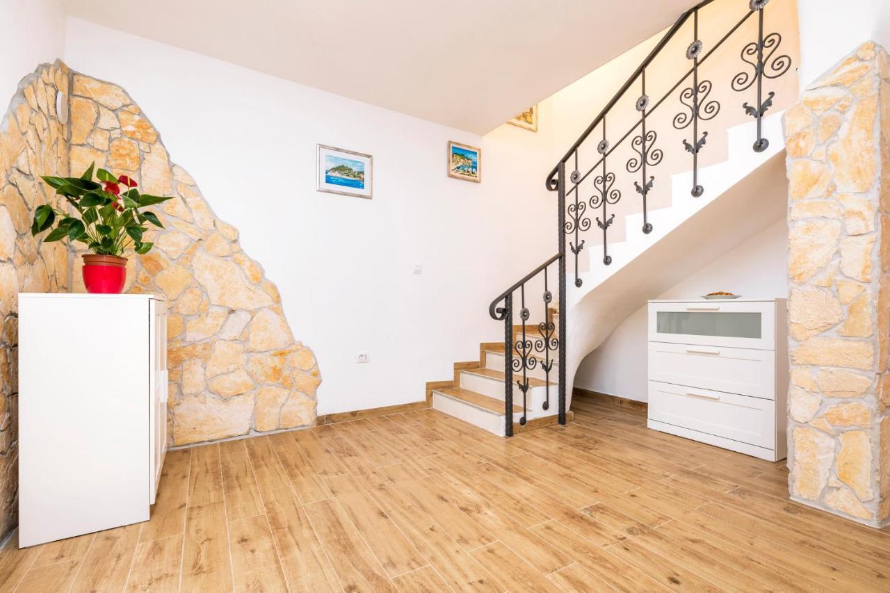Vacation House Orange Veli Losinj Luaran gambar