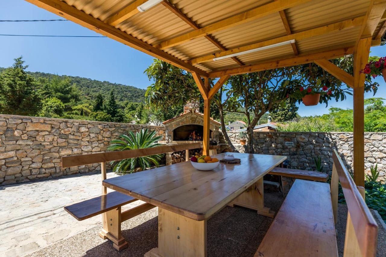 Vacation House Orange Veli Losinj Luaran gambar