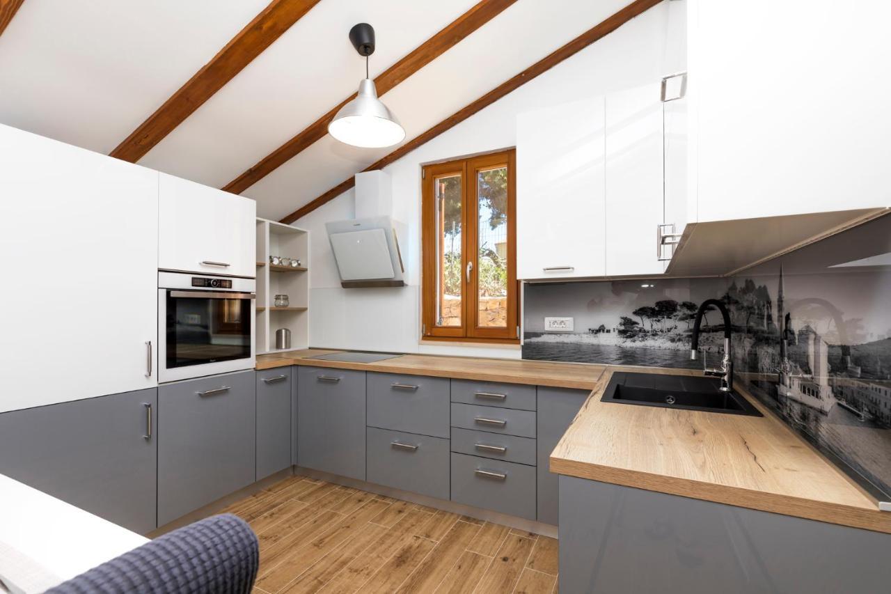 Vacation House Orange Veli Losinj Luaran gambar